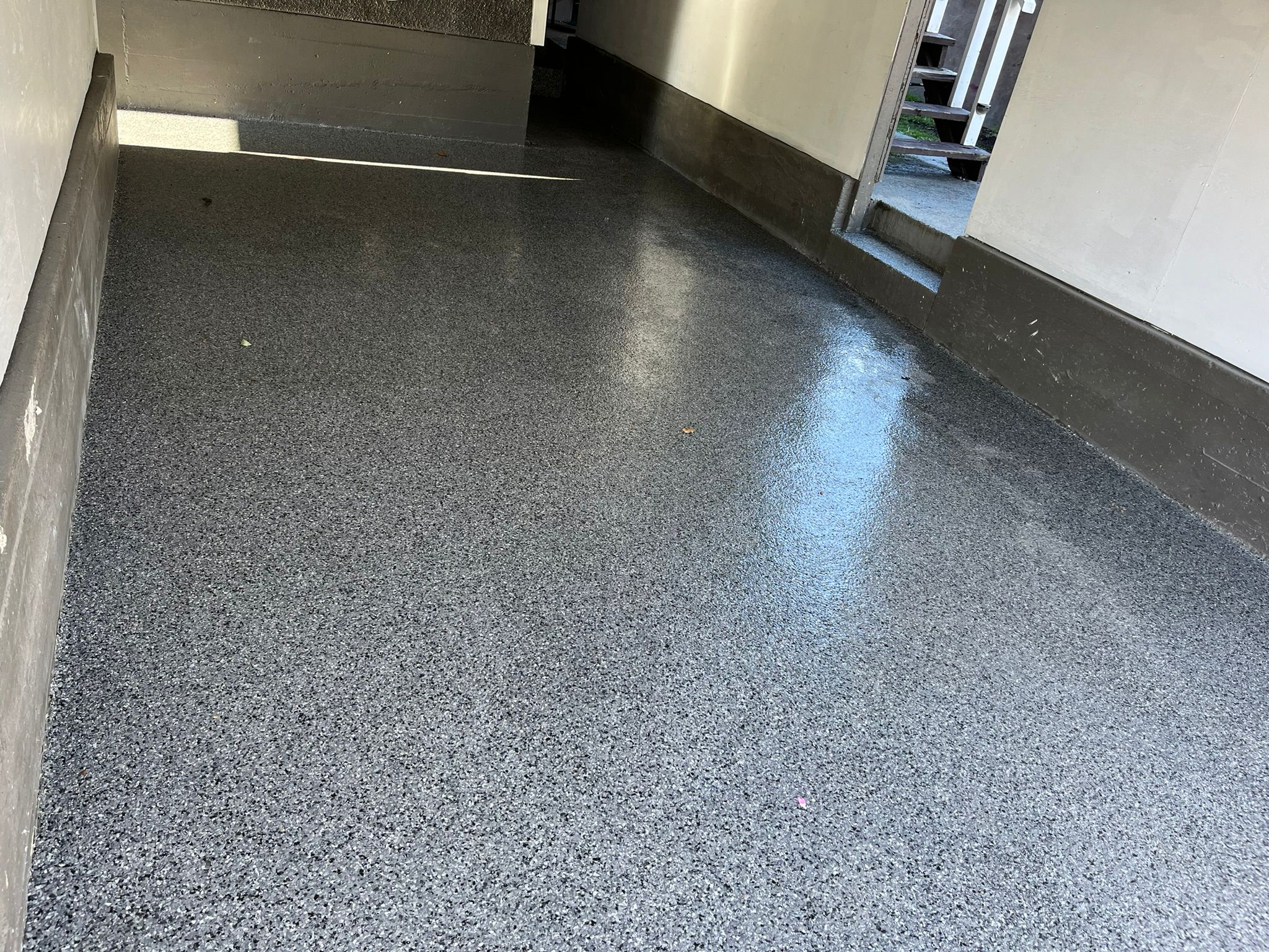 Light gray flake epoxy floor